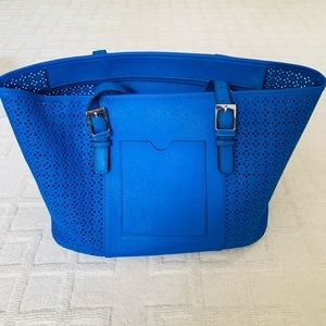 A beautiful blue color bag!